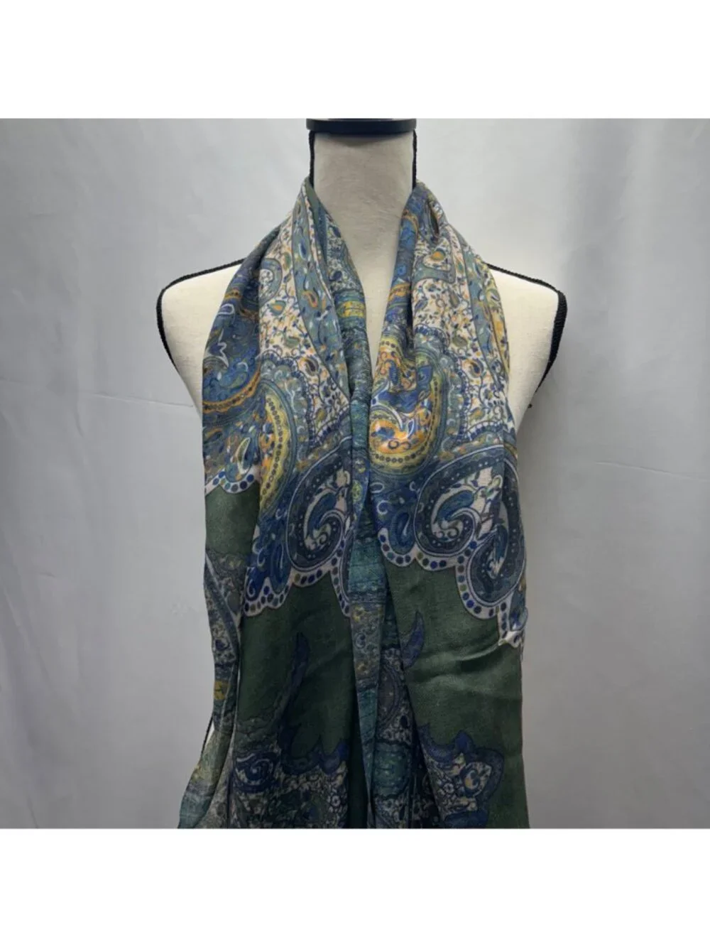 Ahuja Sons elegant paisley